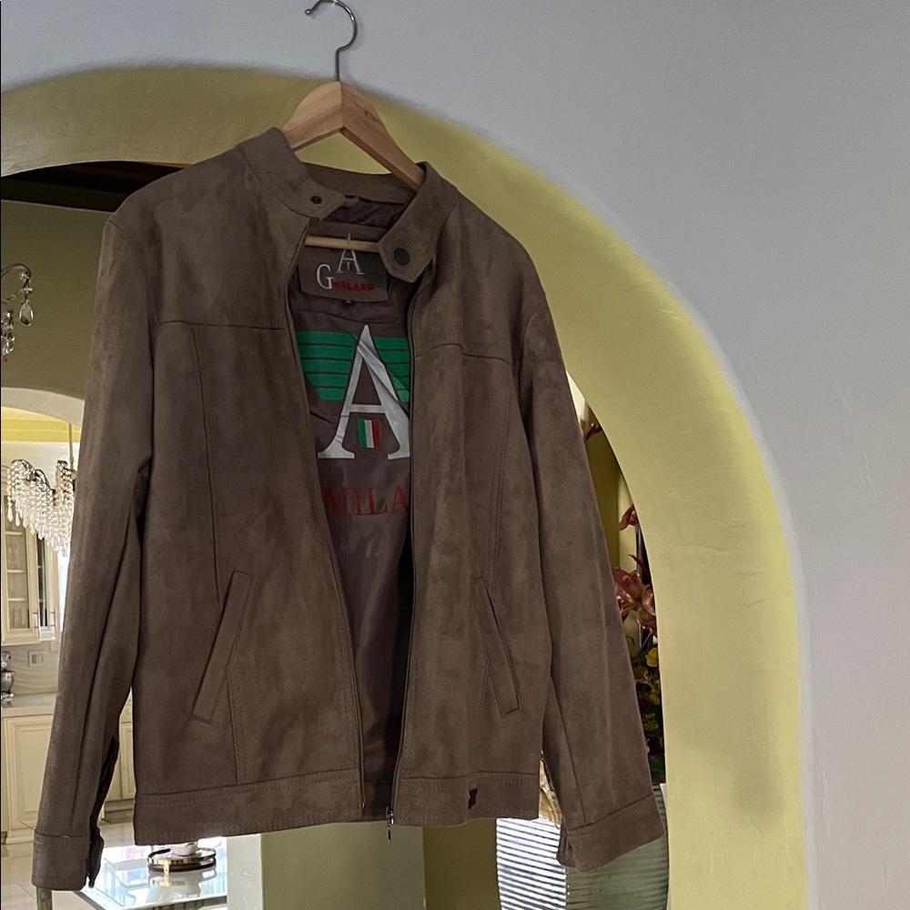 Stylish Men's Lightweight Brown Jacket